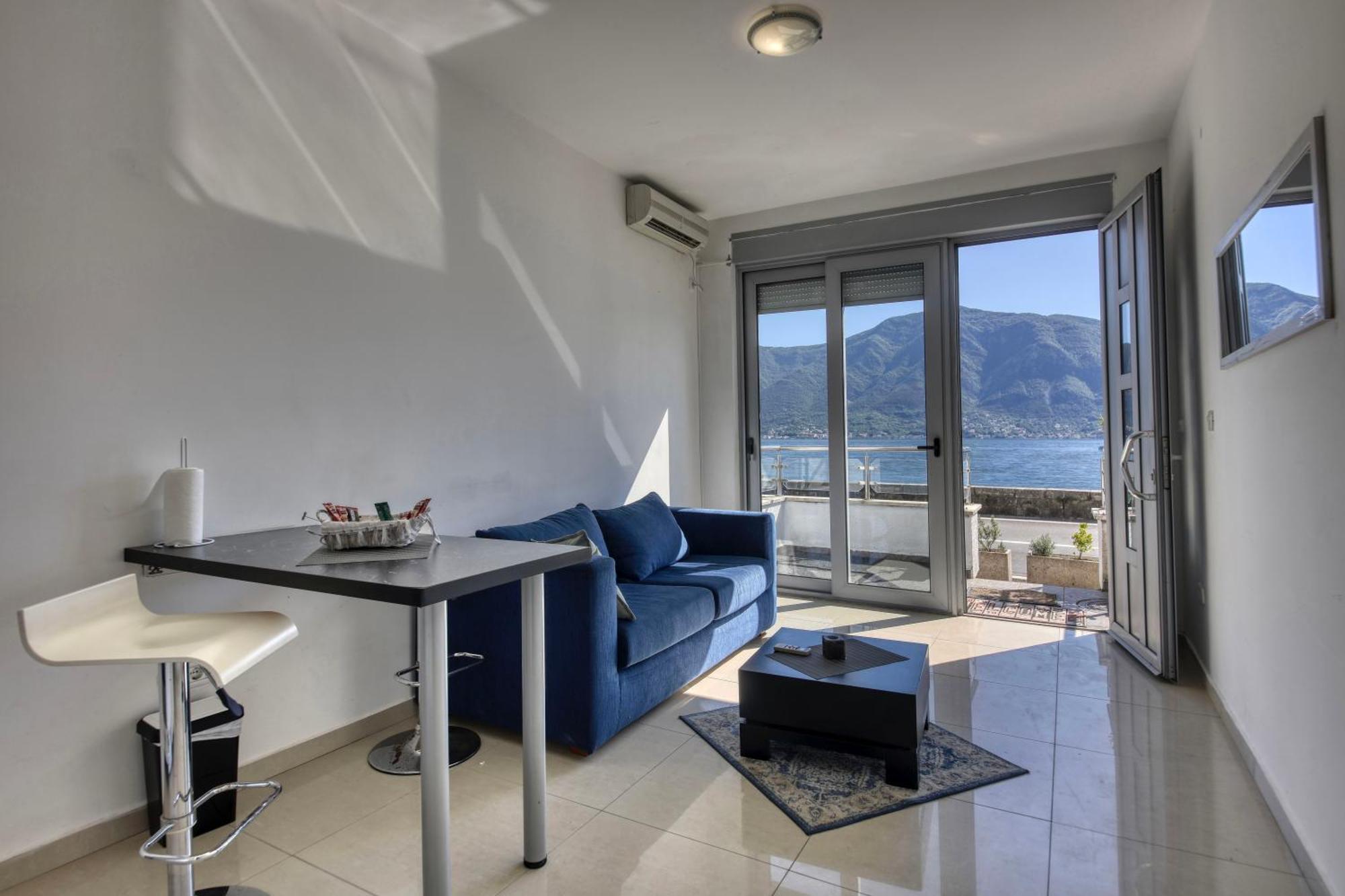 Waterfront Apartments Kotor Bagian luar foto