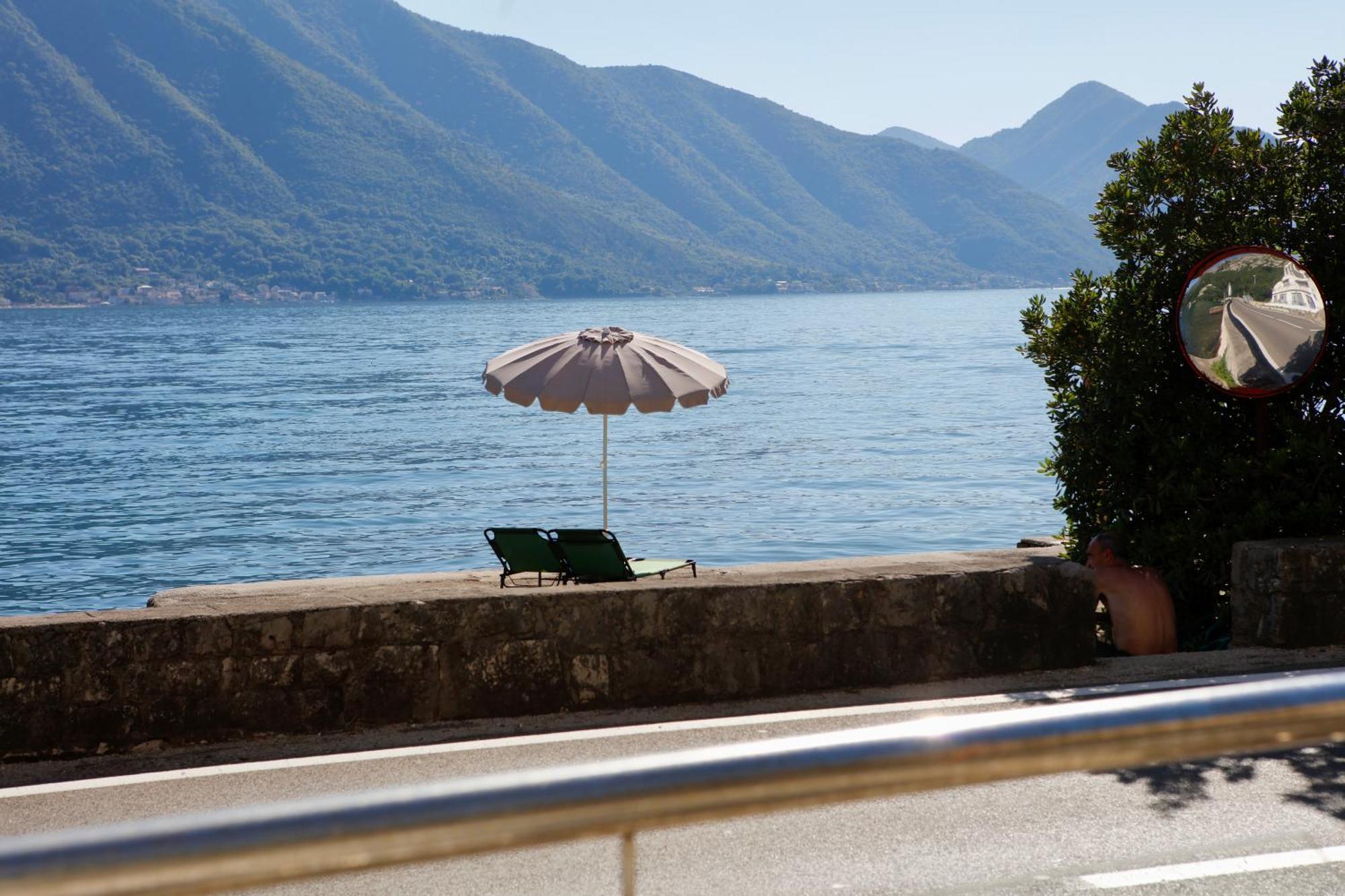 Waterfront Apartments Kotor Bagian luar foto