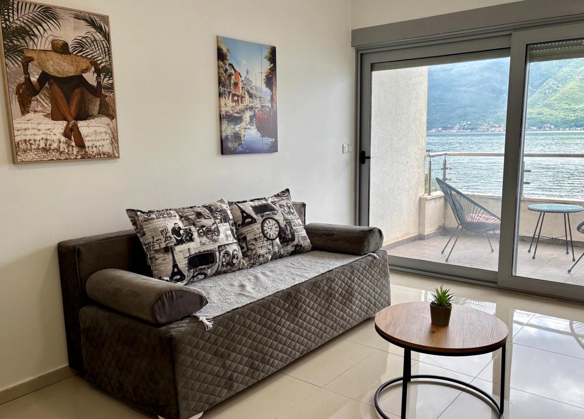 Waterfront Apartments Kotor Bagian luar foto